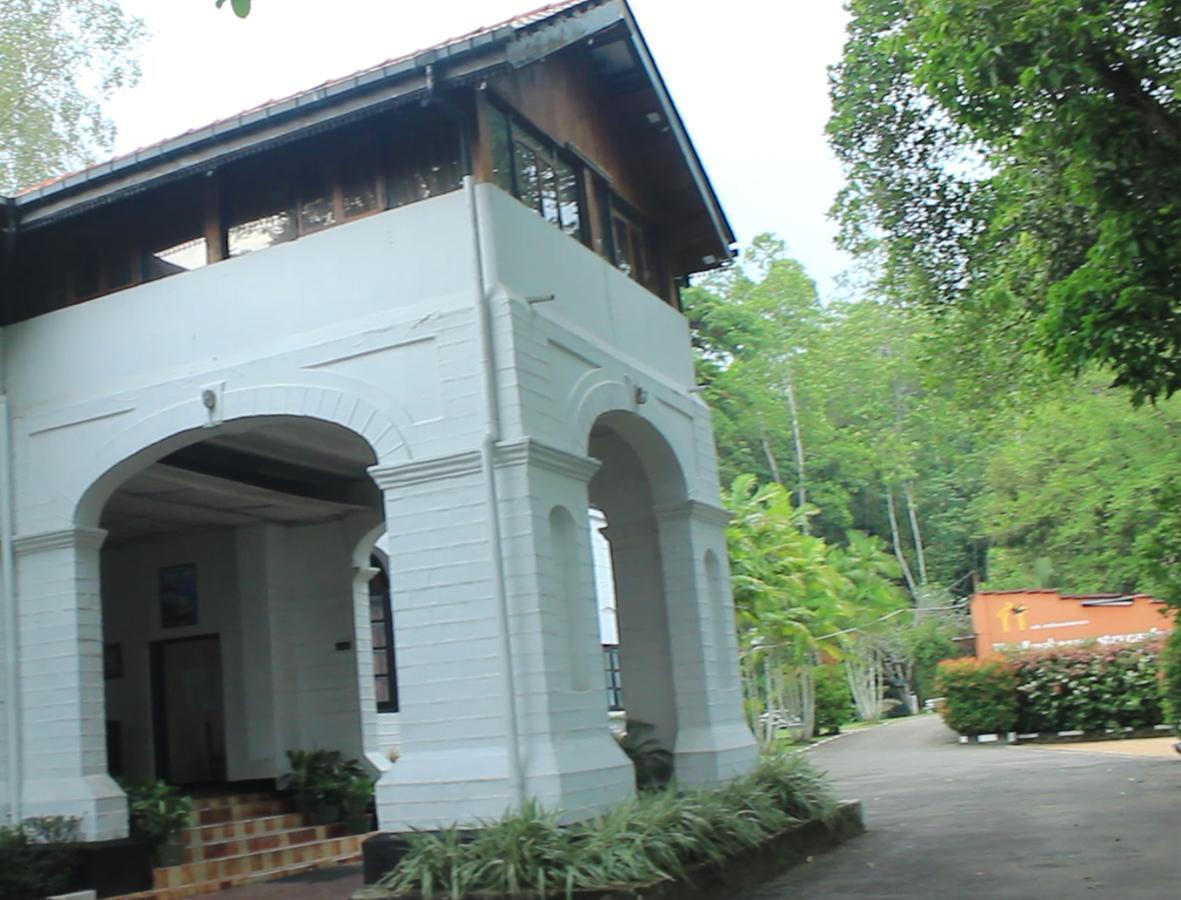 Ratnapura Rest House Hotel Exterior foto